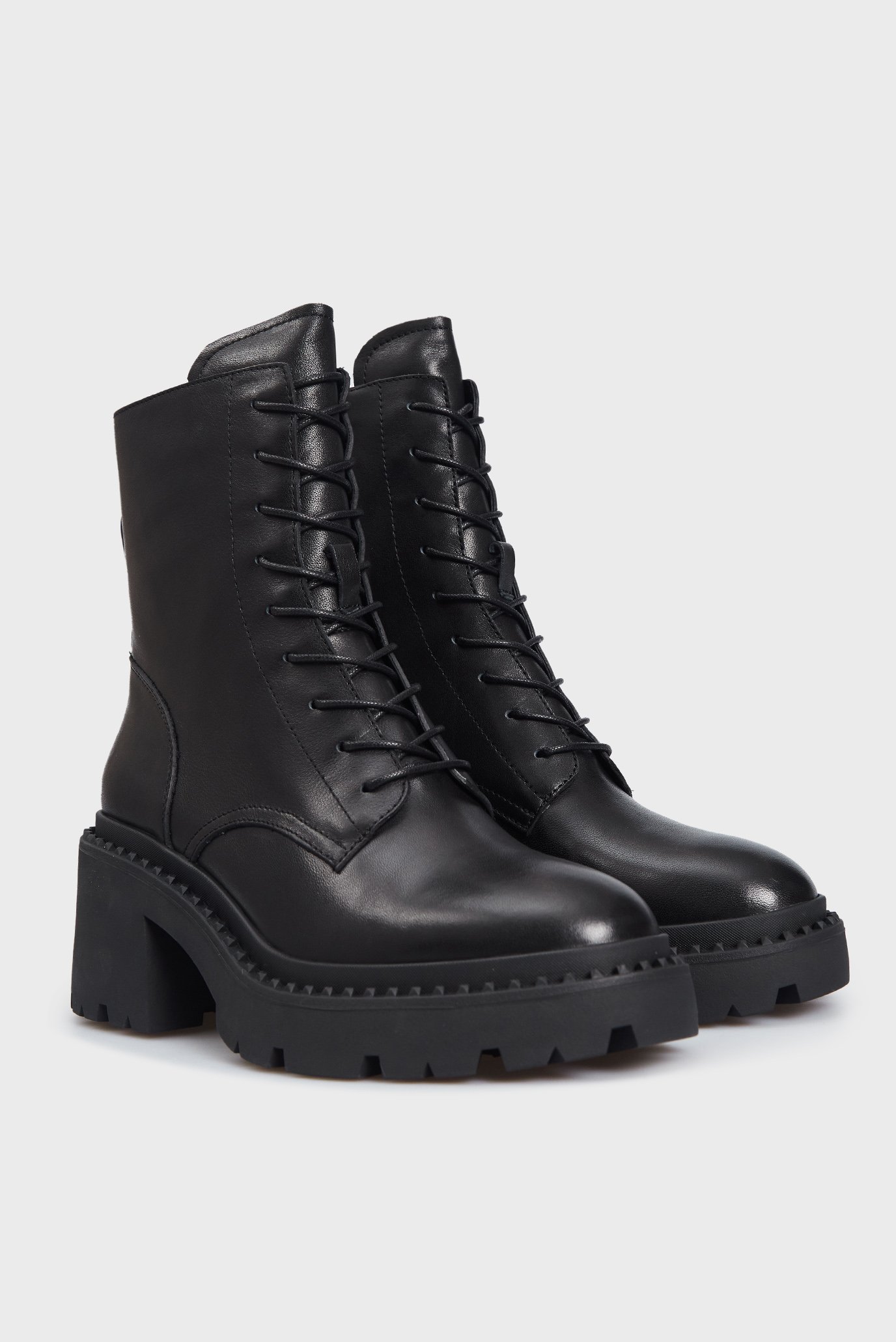 Женские черные кожаные ботильоны Nolina 2