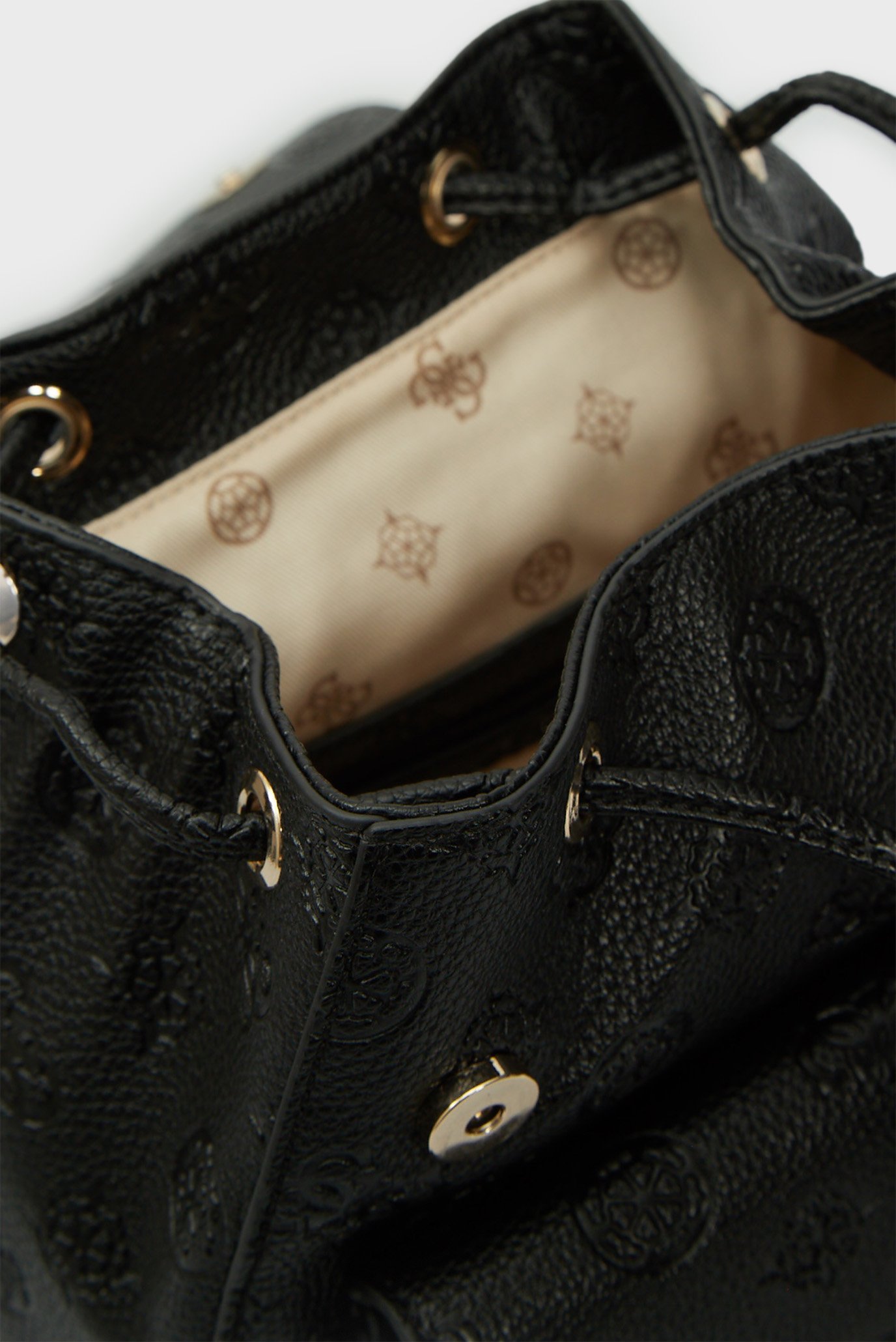 Женский черный рюкзак CRESIDIA SMALL FLAPGuess Женский черный рюкзак CRESIDIA SMALL FLAP 5