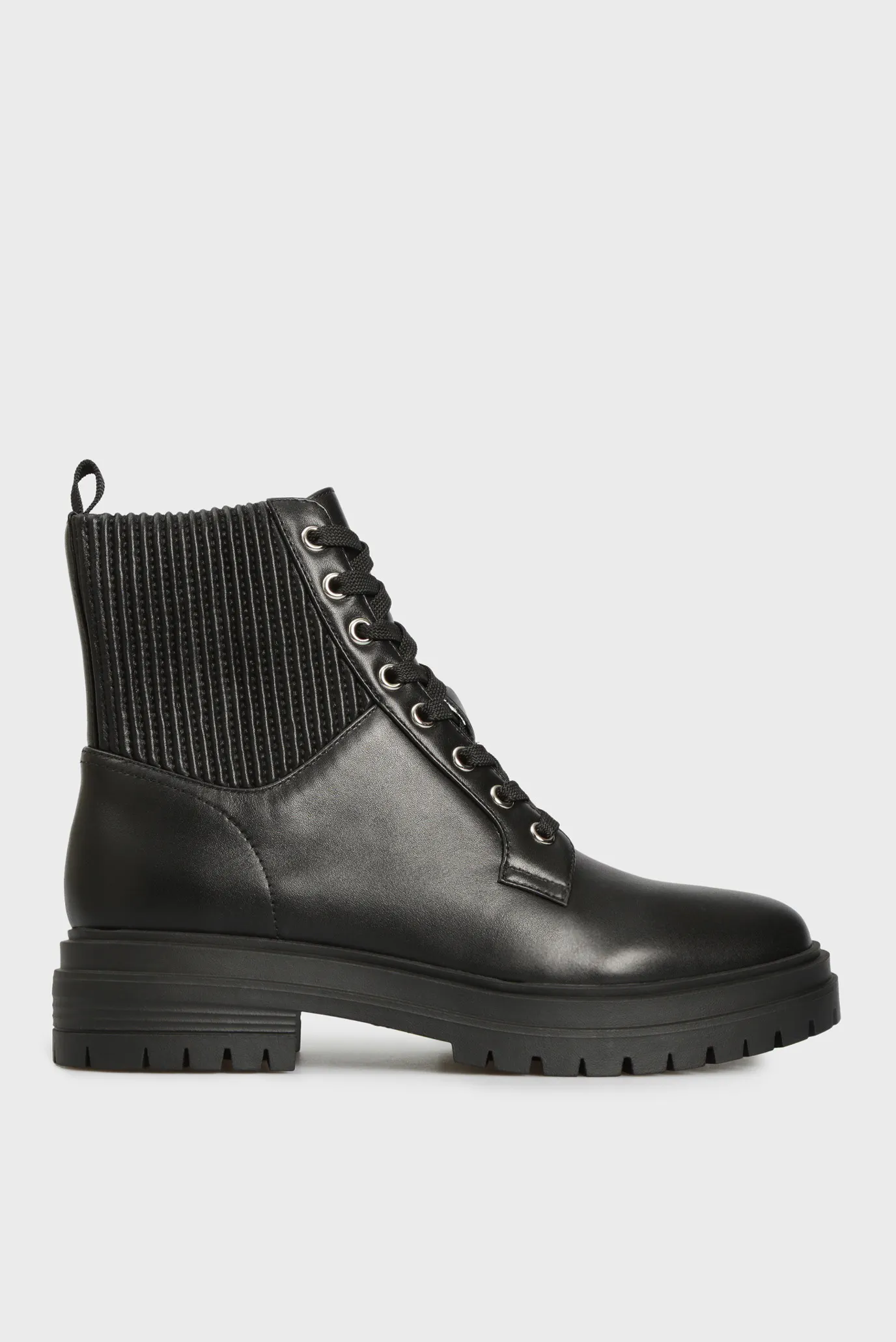 Женские черные кожаные ботинки Avice 6