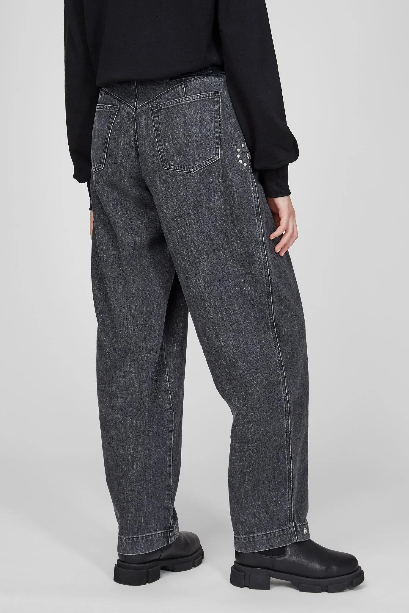 Женские серые джинсы D-CONCIAS 4