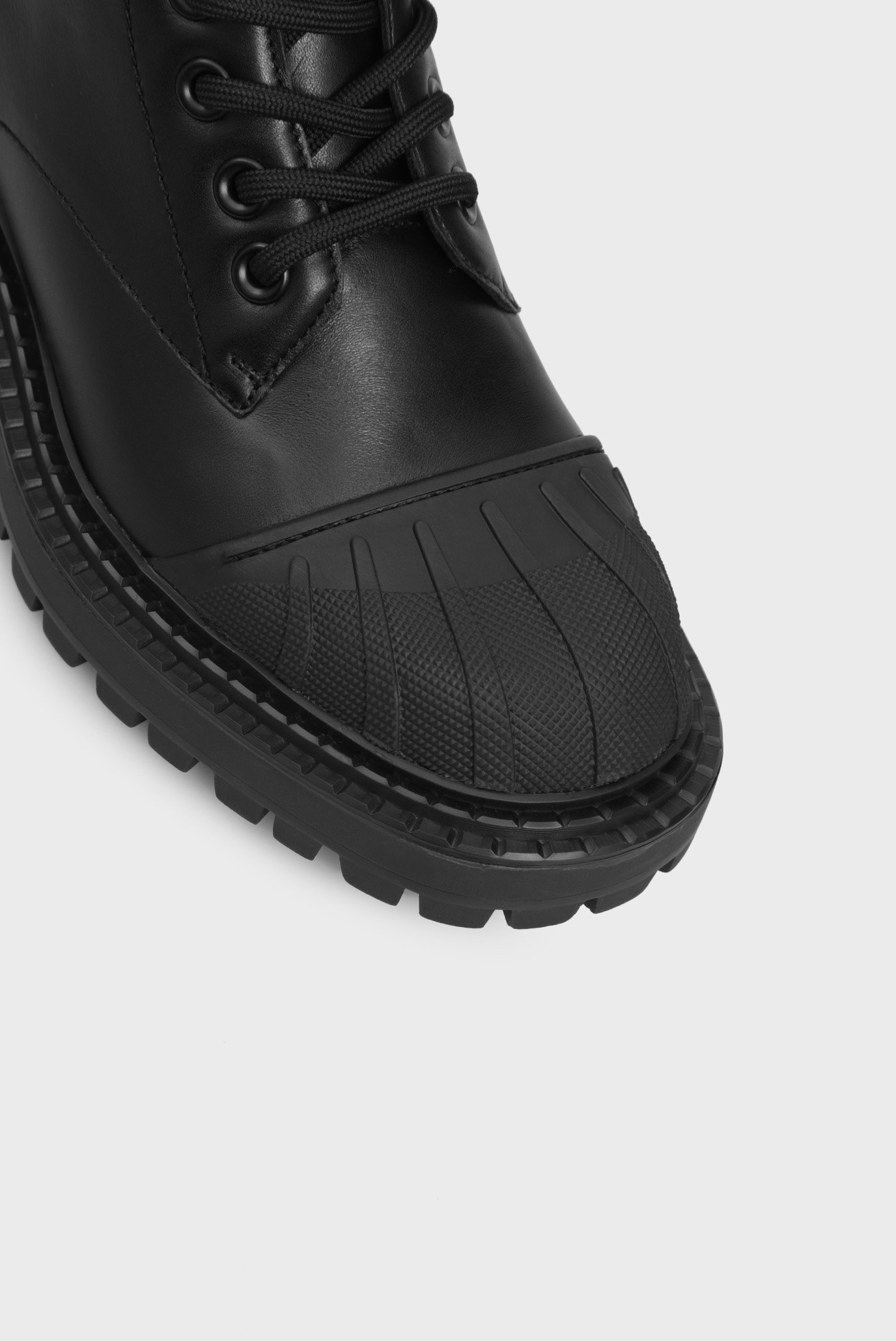 Женские черные кожаные ботинки Lynette 4