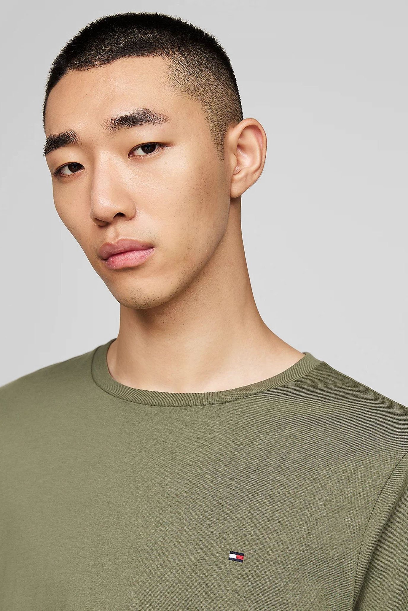 Футболка ESSENTIAL REG FIT SOLID TEE Tommy Hilfiger Футболка ESSENTIAL REG FIT SOLID TEE 4