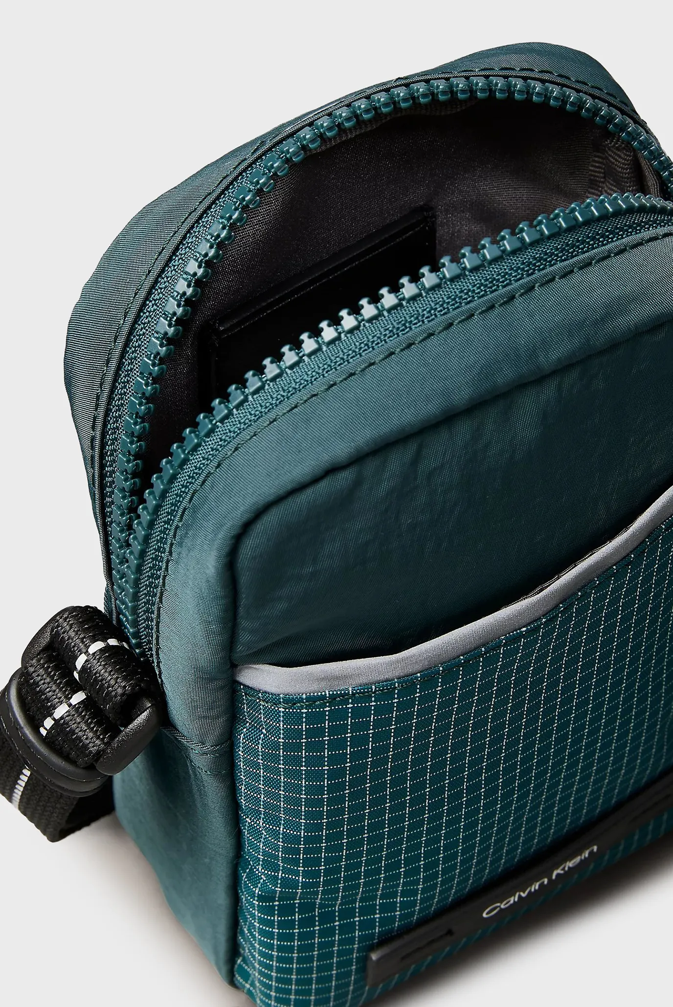 Сумка STRIPED UTILITY ZIP SLIM REPORTE 4