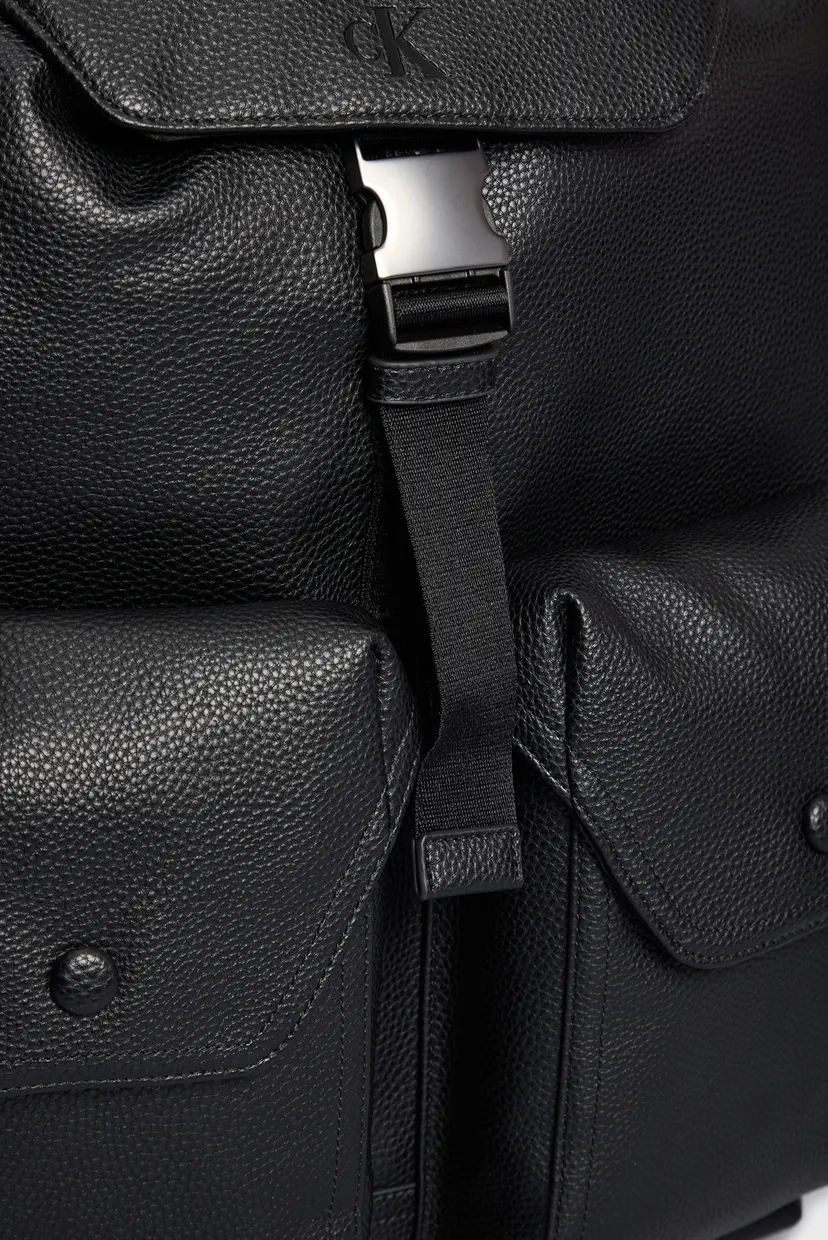 Мужской черный рюкзак ULTRALIGHT FLAP BACKPACK 6