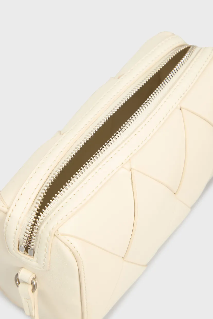 Женская белая сумка CK WOVEN CAMERA BAG 5