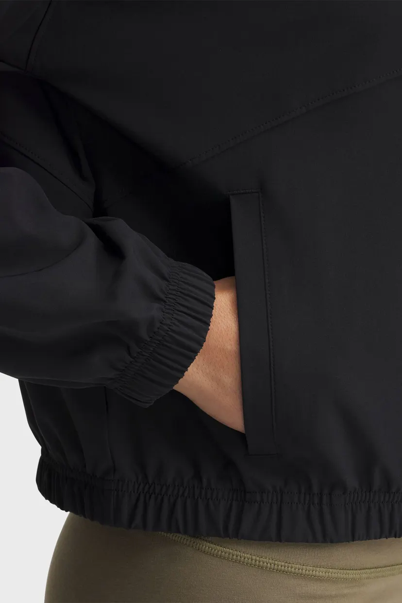 Женская черная ветровка UA Rival Woven Jacket 3