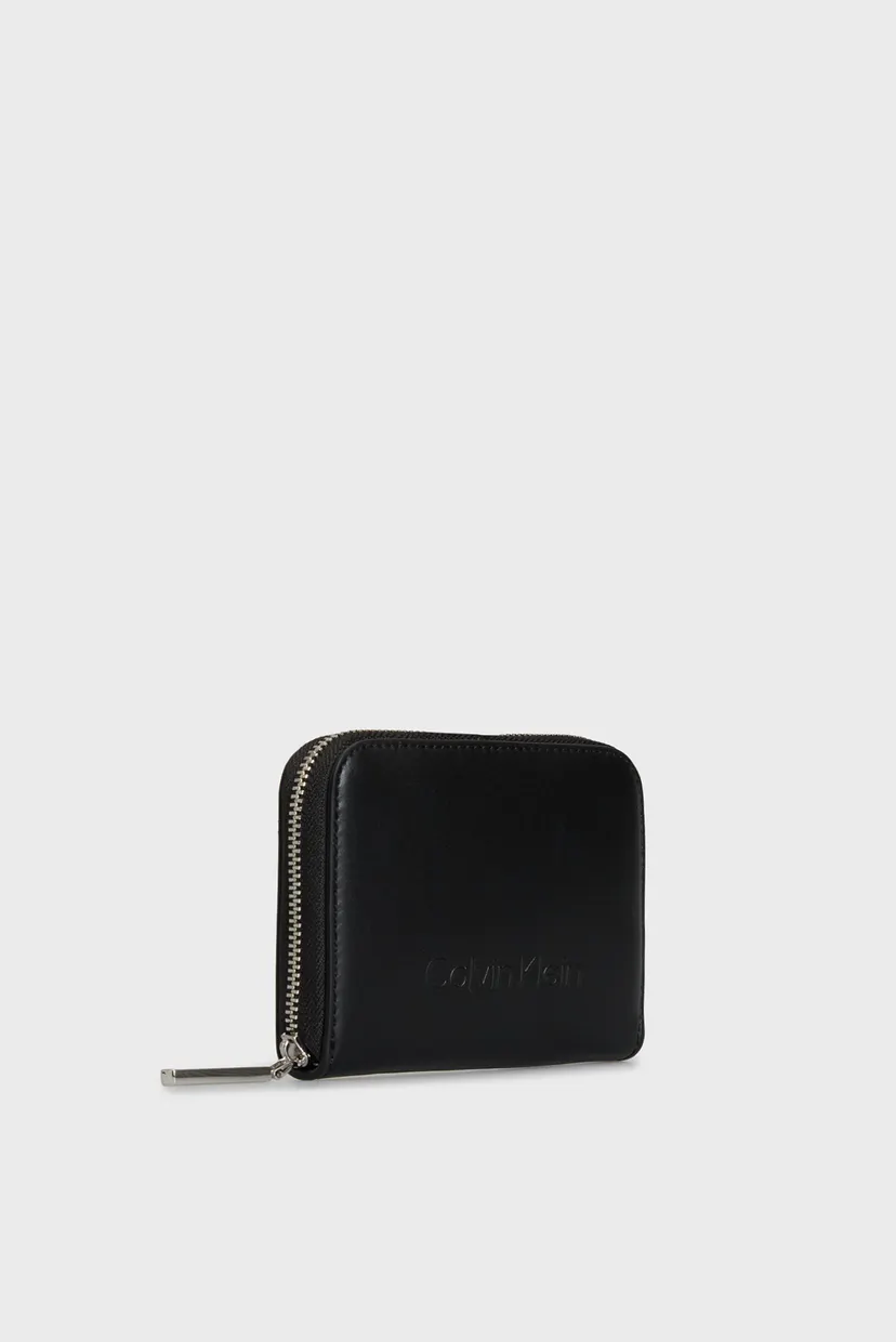 Женский черный кошелек EMBOSSED LOGO ZIP MD WALLET 3