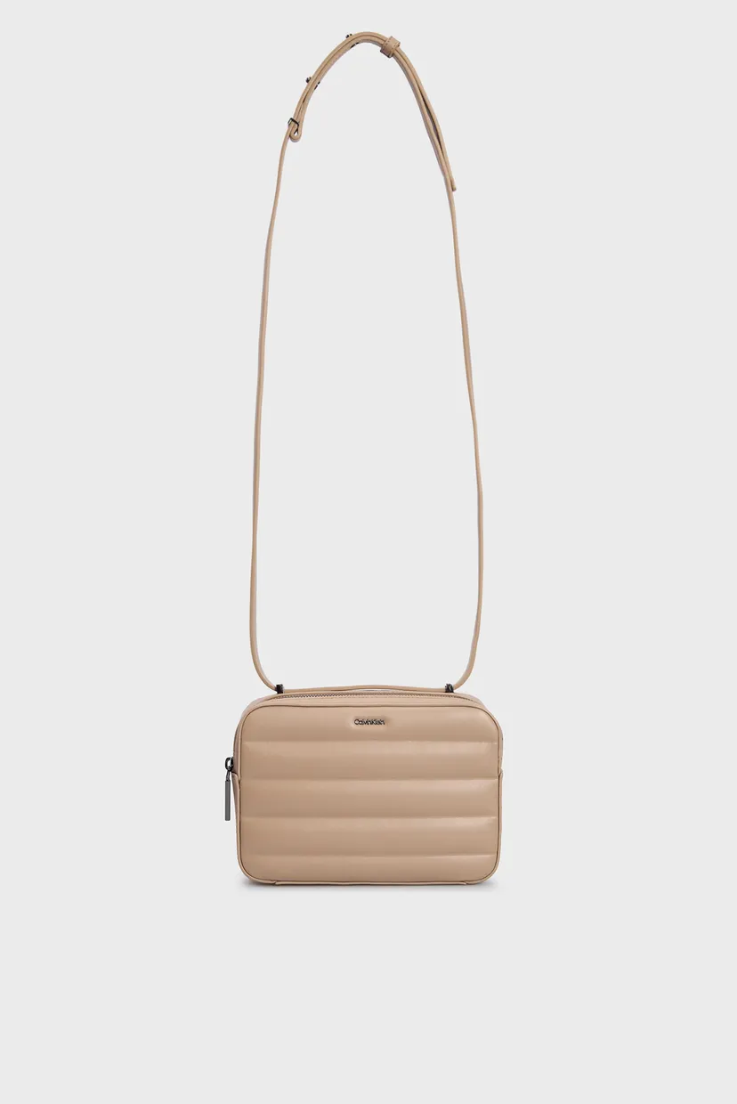 Женская бежевая сумка LINE QUILT CAMERA BAG 5