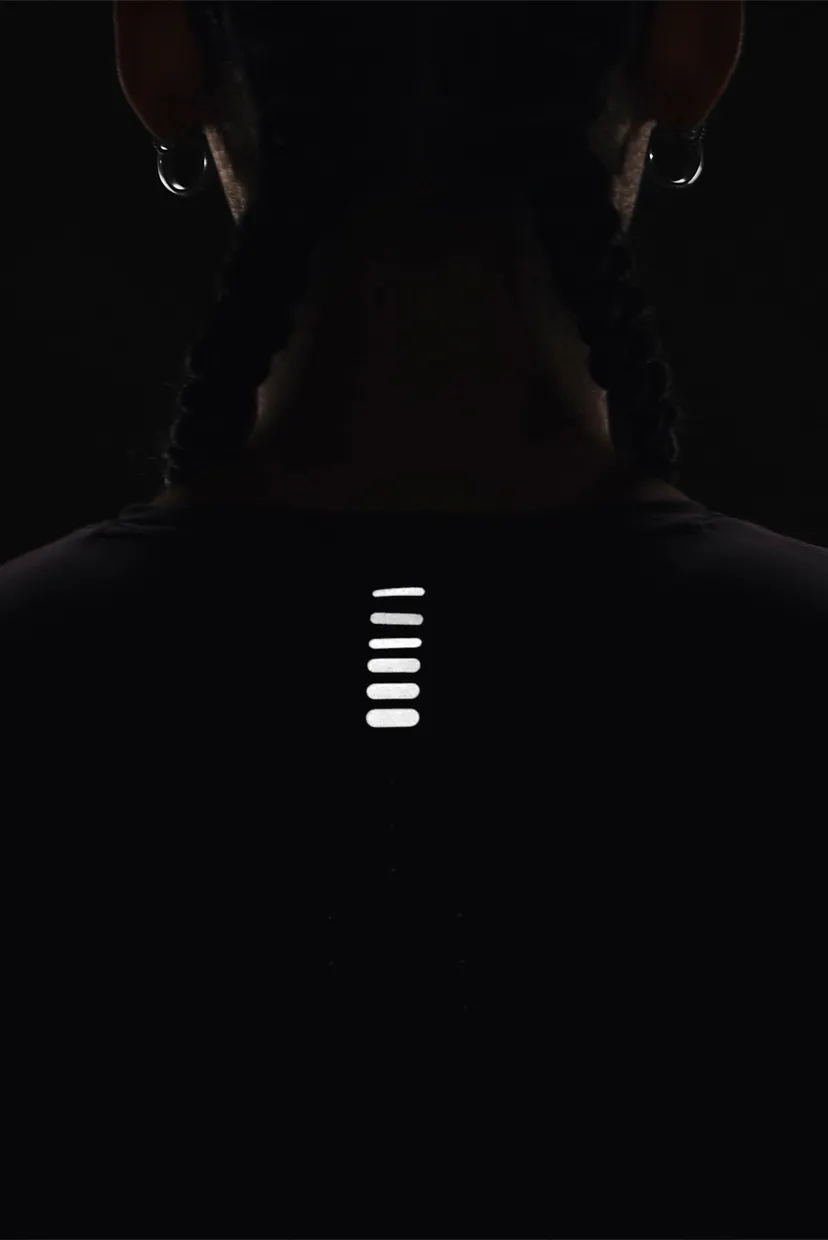 Женская фиолетовая футболка UA Iso-Chill Laser Tee II 14