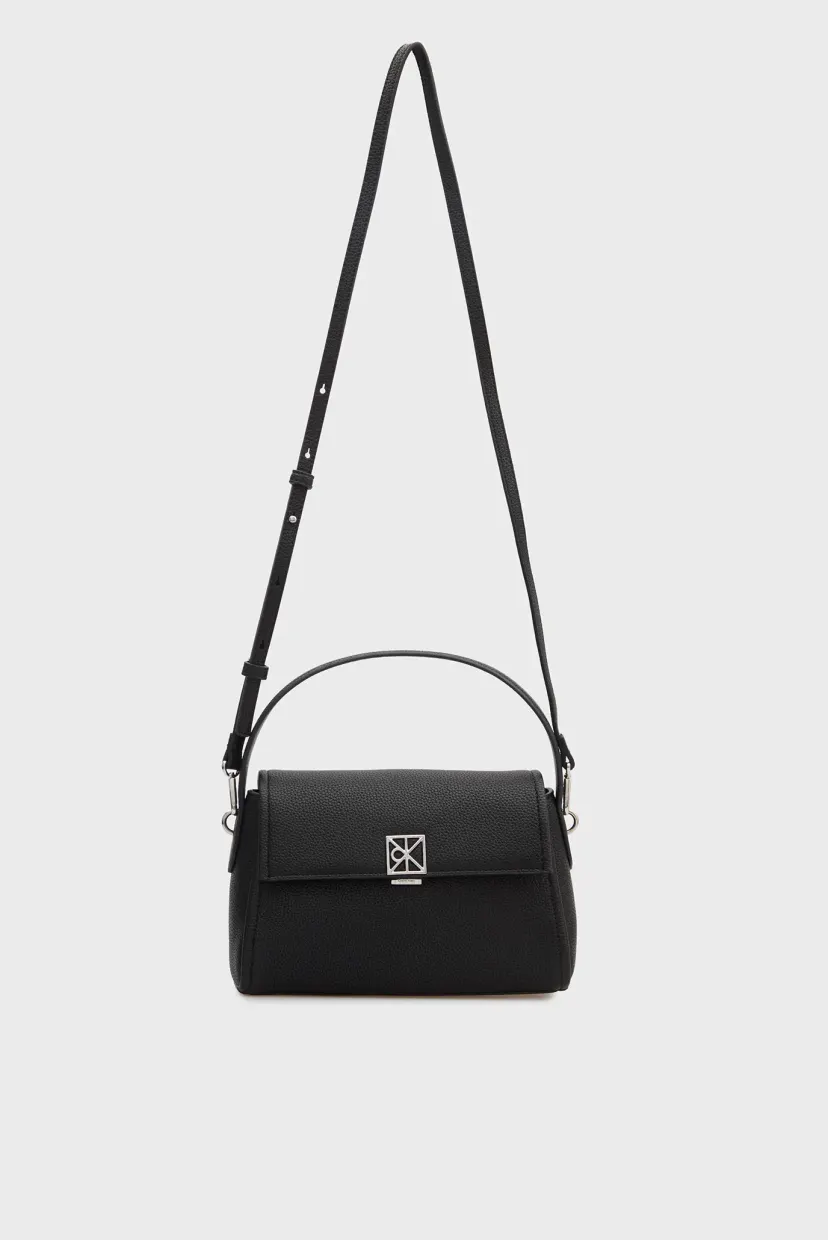 Сумка EMBLEM HW PEBBLE SHOULDER BAG 25 6