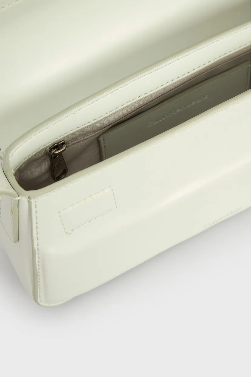 Женская светло-серая сумка BELTED SMALL SHOULDER BAG 5