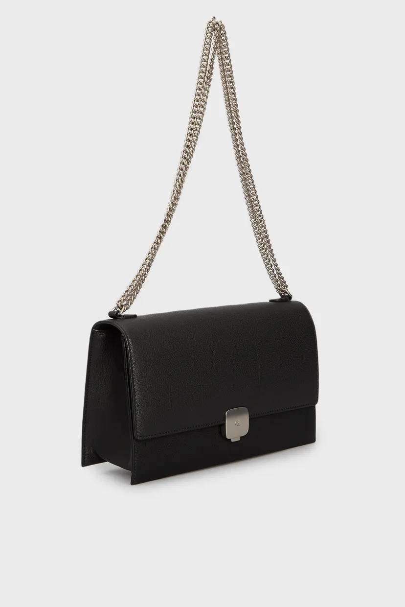 Женская черная сумка FORGED CHAIN FLAP BAG28 3