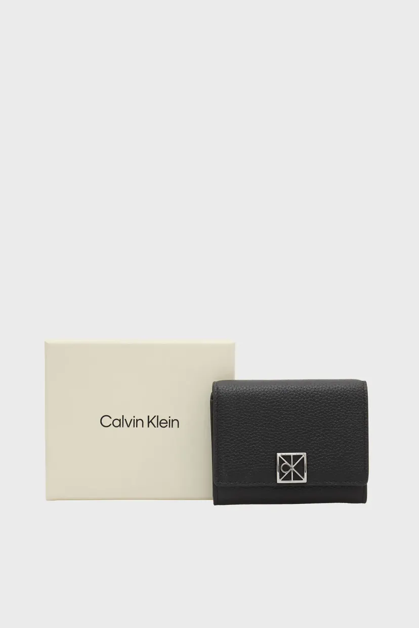 Кошелек EMBLEM HW PEBBLE TRIFOLD W ZIP 5