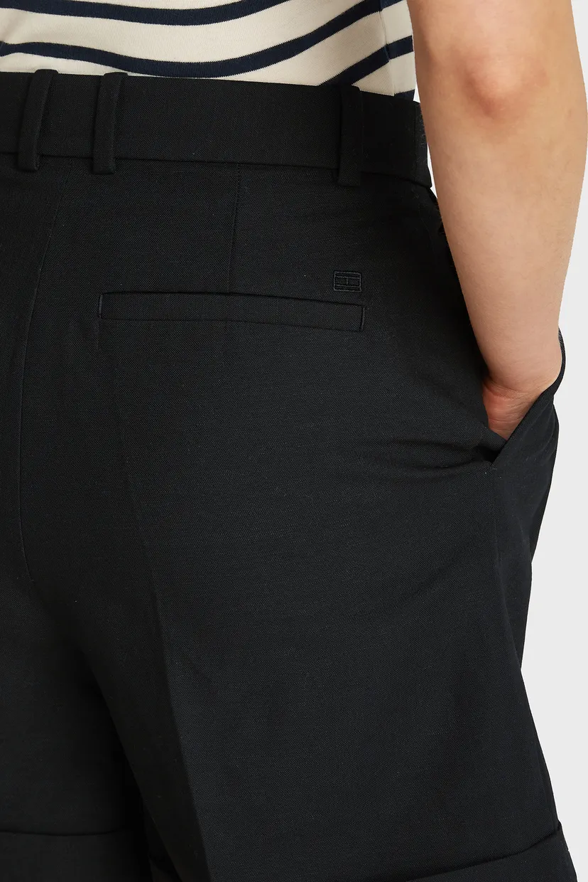 Женские черные шорты PLEATED 4