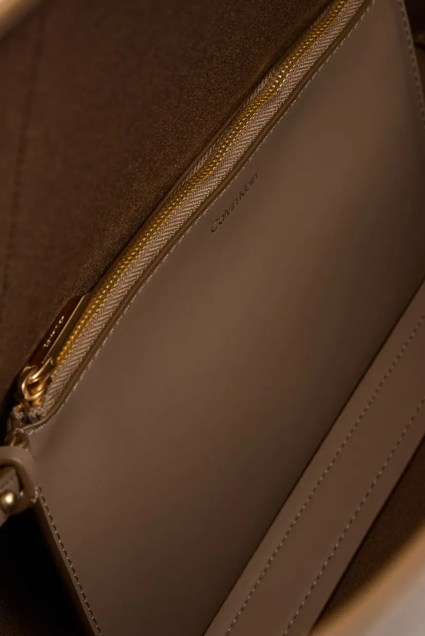 Сумка/EMBLEM AOP TOTE W/ POUCH 5