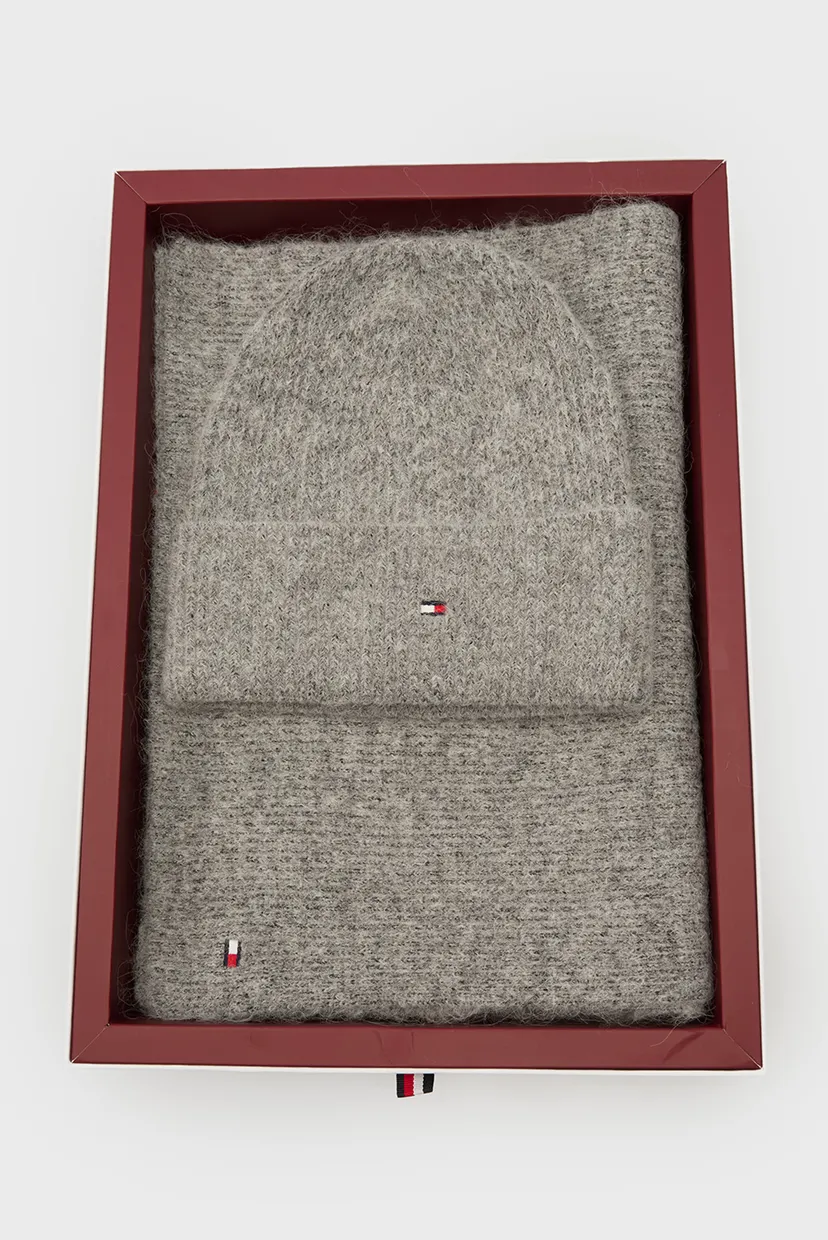 Женский набор аксессуаров (шапка, шарф) ESSENTIAL FLAG FUZ BEAN SCARF GP 6